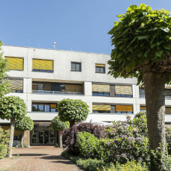 Gebäude einer Einrichtung (Bild zum Erfahrungsbericht von Ute Sommer)